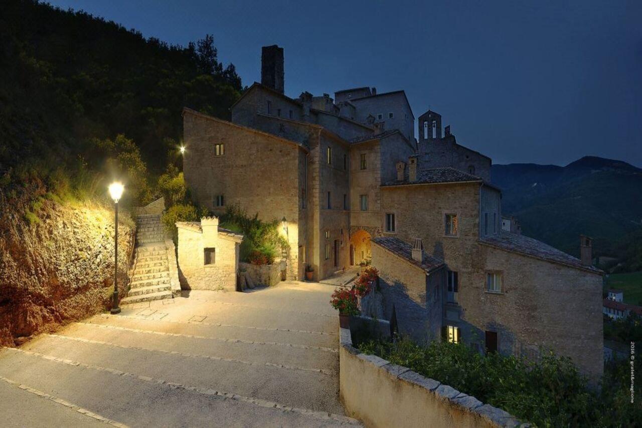Castello Di Postignano Sellano Exterior foto